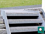 Gartentreppe (mit Betonsteinen belegt) aus Flachstahl geschweisst und verzinkt